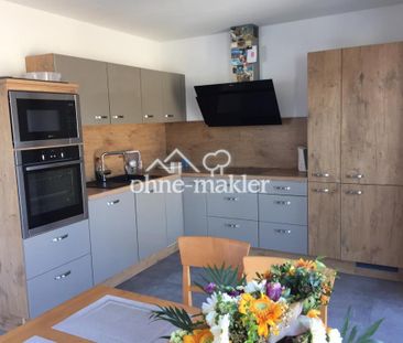 Schöne Dachgeschosswohnung mit einer großen Terasse und Bergsicht - Photo 5