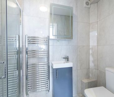 3 bedroom flat to rent - Photo 6