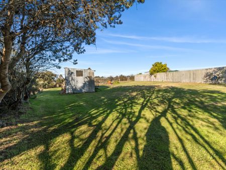 33 Stanley Street, Latrobe TAS 7307 - House For Rent - $550 | Domain - Photo 2