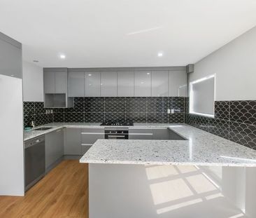 3 bedroom home for rent in Papatoetoe! - Photo 1
