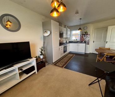 2 bedroom flat to rent - Photo 2