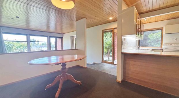 CASHMERE - 2 BEDROOMS, 1 BATHROOM, HEATPUMP, DOUBLE GARAGE - Photo 1