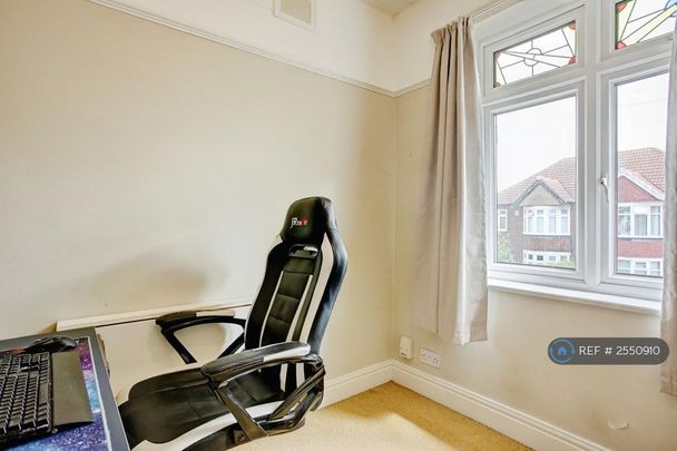 3 bedroom semi-detached house to rent - Photo 1