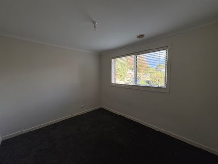 1/24 Hughes Crescent, Dandenong North VIC 3175 - House For Rent | Domain - Photo 3