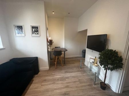 2 bedroom flat to rent - Photo 4