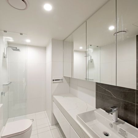 Versatile Two Bedroom in the Heart of Braddon - Photo 3