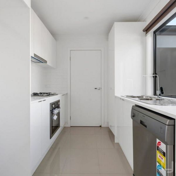 Modern Comforts in Rockbank - Photo 1