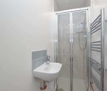 5 bedroom semi-detached house to rent - Photo 1