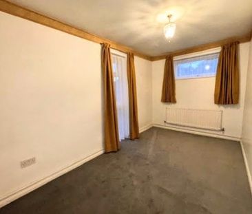 Canada Grove, Easebourne 3 bedroom bungalow to rent - Photo 1