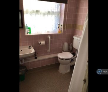 3 bedroom maisonette to rent - Photo 5