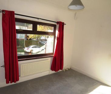 2 bedroom end of terrace house to rent - Photo 4