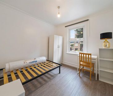 4 bedroom terraced house to rent - Photo 5