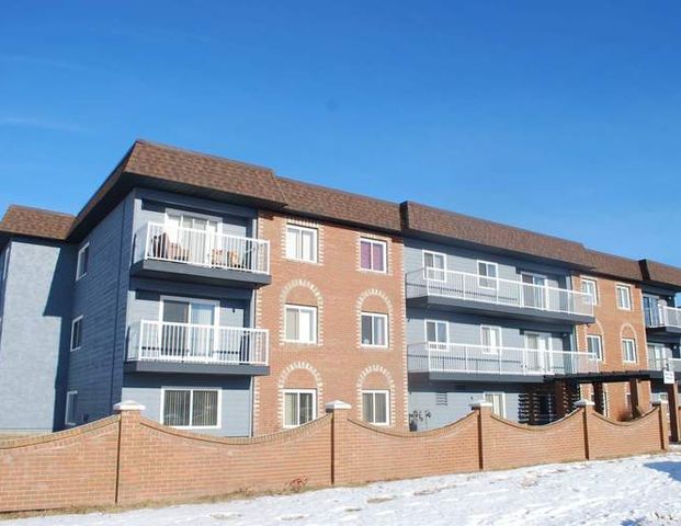 Heritage House | 1528 110 Ave, Dawson Creek - Photo 1