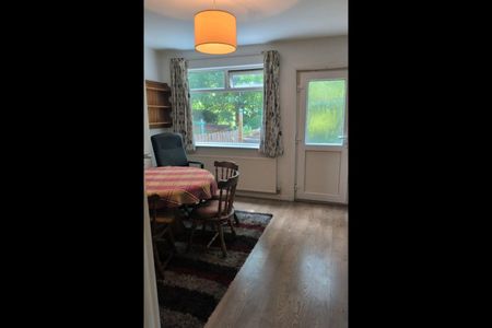 3 Bed Semi-Detached House, Kelso Gardens, LS2 - Photo 3