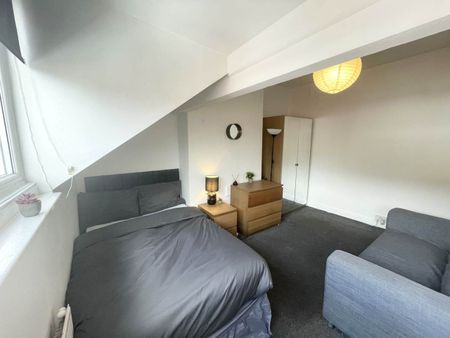Glebe Avenue (Room 4), Kirkstall, Leeds - Photo 4