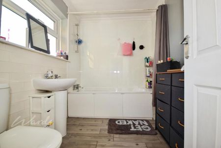 3 bedroom terraced house to rent - Photo 3