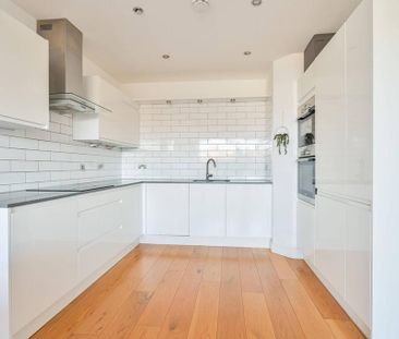 3 bedroom penthouse to rent - Photo 4
