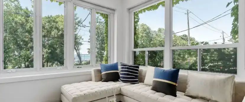 Renovated 2-bedroom plus den - South facing | 1542 King Street West, Toronto - Photo 1