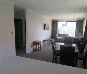 Fully Furnished Townhouse in Prime Location Opposite the University... - Photo 1