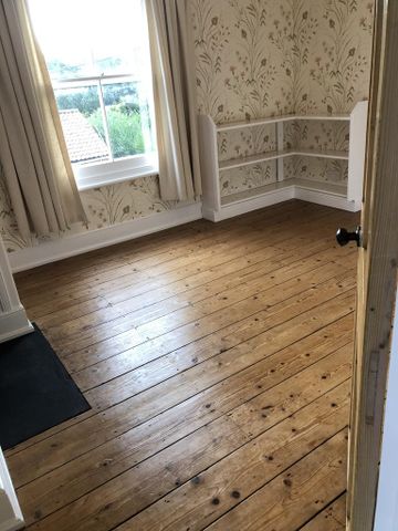 2 bedroom semi-detached house to rent - Photo 5