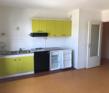 Location Appartement 1 pièce 29m² ORLEANS 45000 - Photo 4