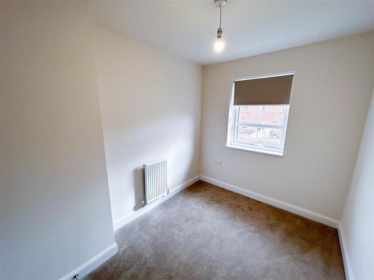 3 bedroom end of terrace house to rent - Photo 1
