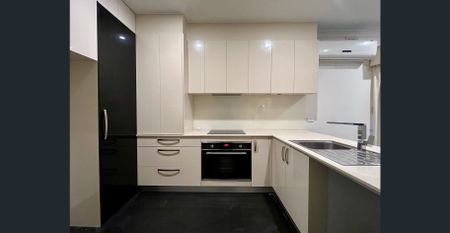 Spacious 3-Bedroom Home on Generous Allotment in Prestigious Netherby - Photo 5