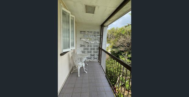 SPACIOUS THREE-BEDROOM HOME - Photo 1