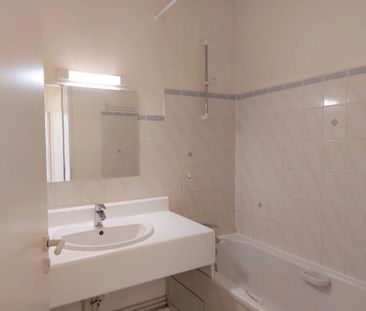 À LOUER – appartement type 2 avec parking dans le centre de TOURS •... - Photo 1