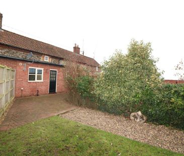 2 bedroom terraced house to rent - Photo 4