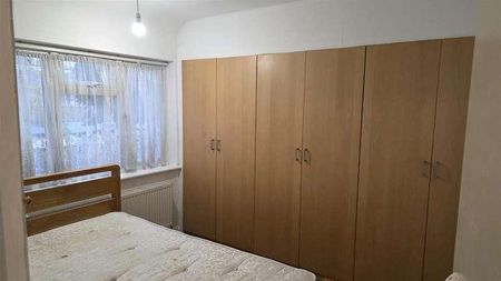 Wentworth Road, Southall, UB2 - Photo 3