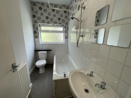 2 bedroom semi-detached house to rent - Photo 2