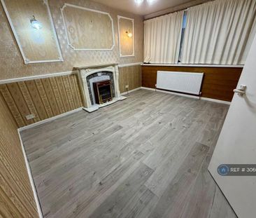 3 bedroom semi-detached house to rent - Photo 1