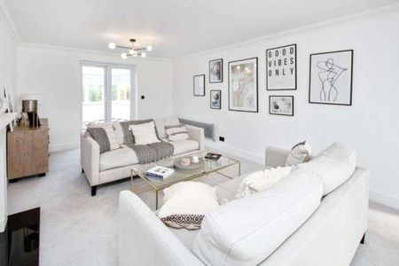 A beautifully presented home in the desirable Bexley Park - Photo 3