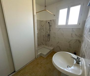 Location Appartement 3 pièces 64m² ST MAXIMIN LA STE BAUME 83470 - Photo 3