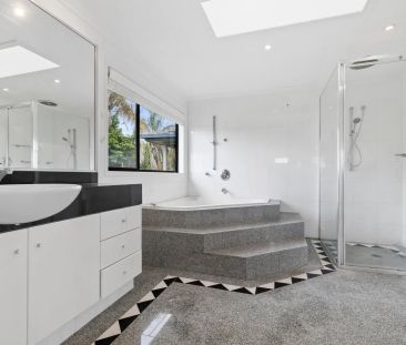 Grand Rural Family Home - Photo 4