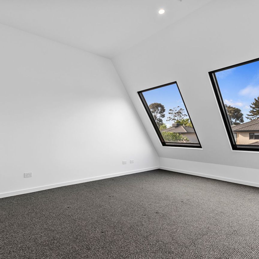 2/1110 Burke Road, Balwyn North. - Photo 1