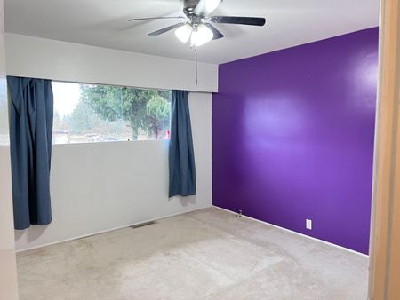 Great Pet Friendly Home in Surrey with Large Yard! - Photo 2