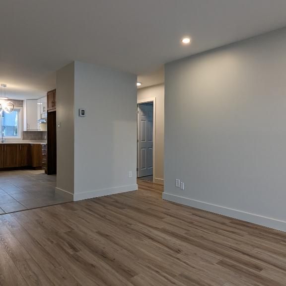 Trois-Rivières Ouest - Grand 4 1/2 sur Grenier***non fumeur***1er mois gratuit*** - Photo 1