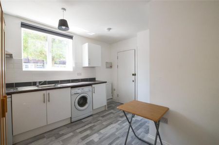 1 bedroom studio to rent - Photo 3