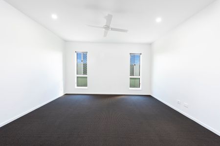 9 Sarazen, Coral Cove QLD 4670 - House For Rent - $750 | Domain - Photo 4
