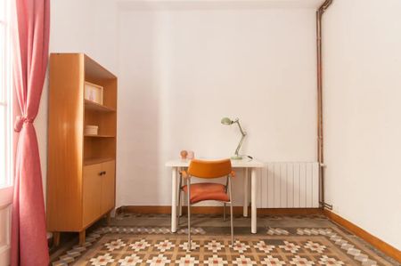 Carrer dAvinyó, Barcelona, Catalonia 08002 - Photo 3