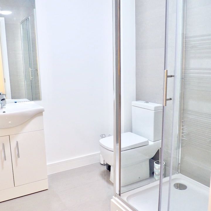 Studio Flat, Claremont Road, NW2 - Photo 1