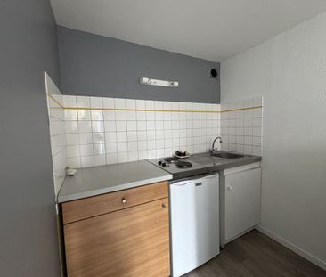 Location Appartement 1 pièce 26m² POITIERS 86000 - Photo 4
