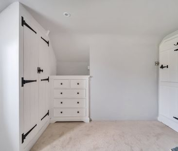 4 bedroom semi-detached house to rent - Photo 2