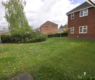 Wallers Close, Dagenham, RM9 - Photo 1