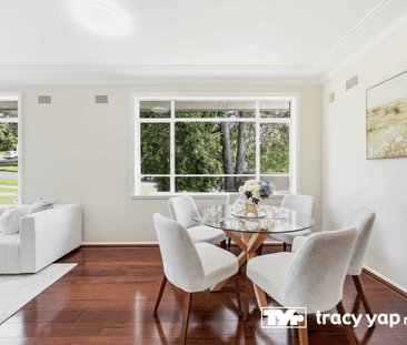 Expansive Family Home on Epping Border - Photo 2