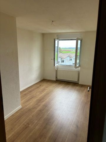 Appartement 4.5 pièces à Courgenay - Logement de 4.5 pièces au 5ème étage avec balcon - Foto 3