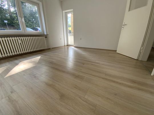 Wir modernisieren: gut aufgeteilte 4 Zimmer-Wohnung mit Balkon in Lüdenscheid Worth-Honsel - Photo 1