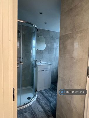 4 bedroom terraced house to rent - Photo 1